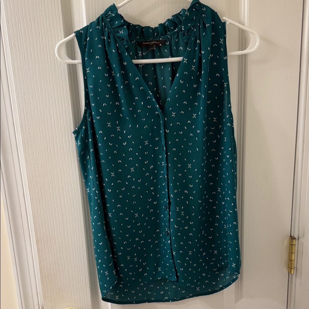 Banana Republic Green Patterned Sleeveless Blouse